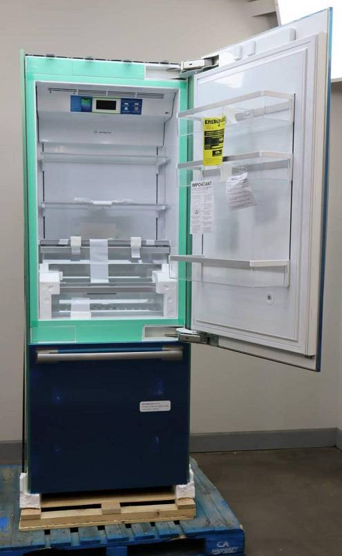 Bosch 30" Built-In Bottom Mount Benchmark Series Refrigerator B30BB935SS