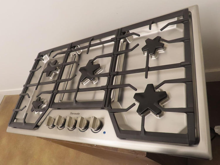 Thermador Masterpiece Series SGS365TS 36" 5 Sealed Burner Gas Cooktop