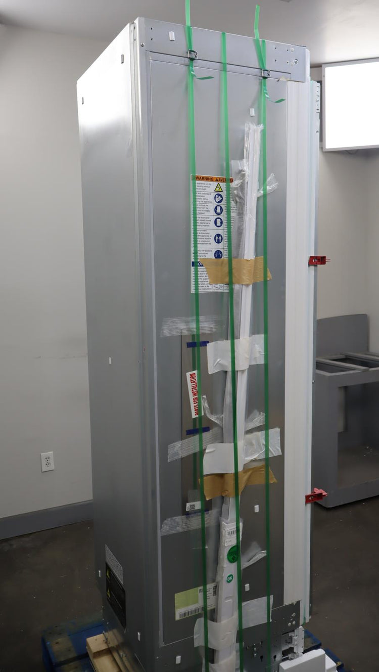 Thermador 24" Smart Built-In Triple Zone Freedom Series Wine Cooler T24IW905SP