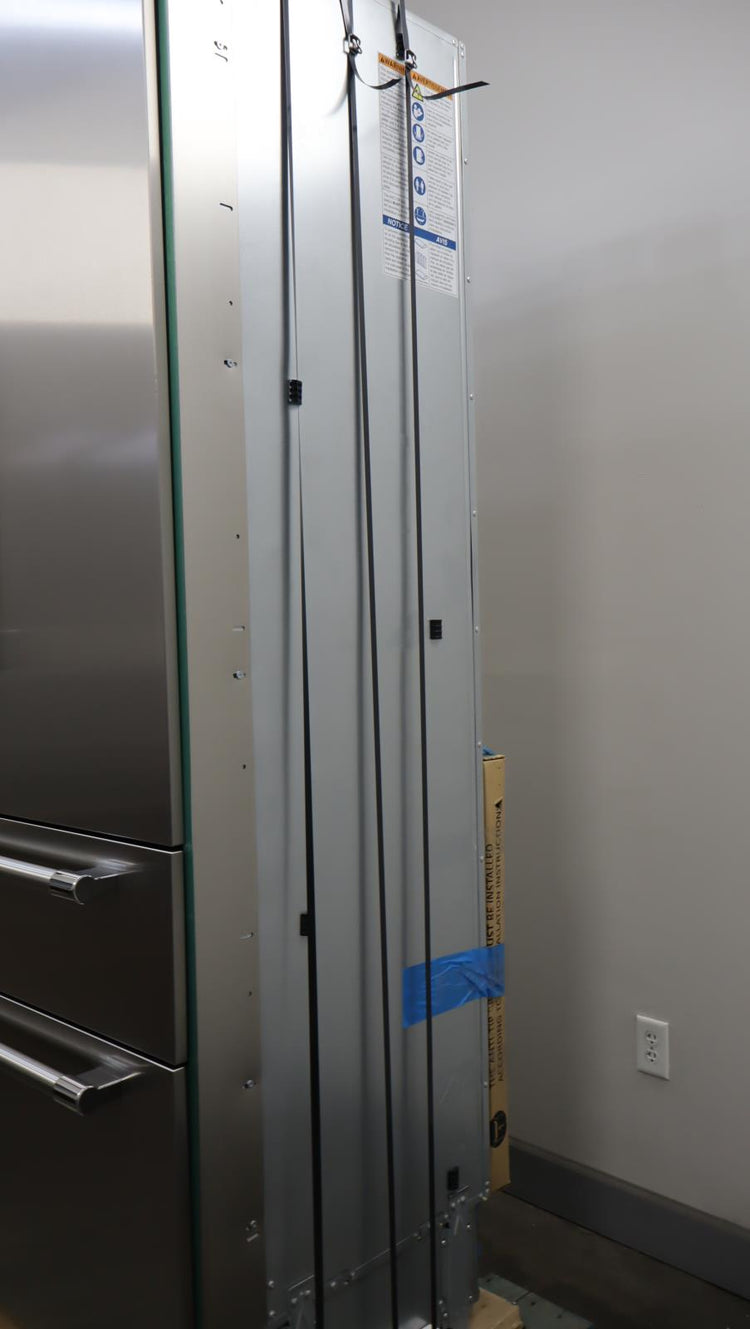 Thermador 42" Freedom Collect. 4-Door French Door Smart Refrigerator T42BT120NS