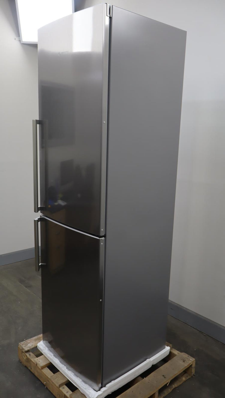Bosch 500 Series 24" SS Counter Depth Bottom-Freezer Refrigerator B11CB50SSS