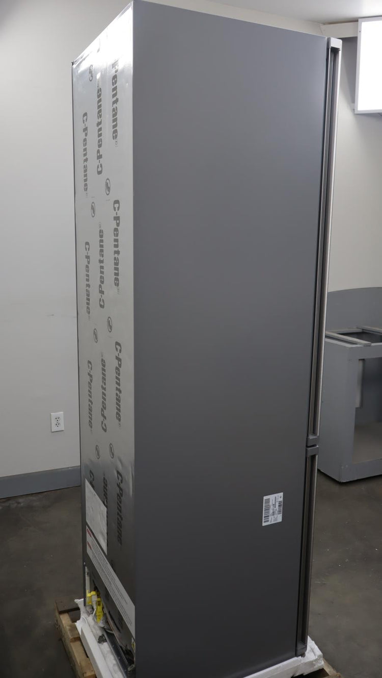 Bosch 24" Freestanding Bottom Freezer Smart 500 Series Refrigerator B24CB50ESS