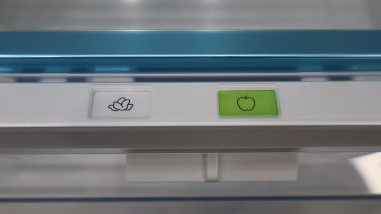 Bosch 24" Freestanding Bottom Freezer Smart 500 Series Refrigerator B24CB50ESS