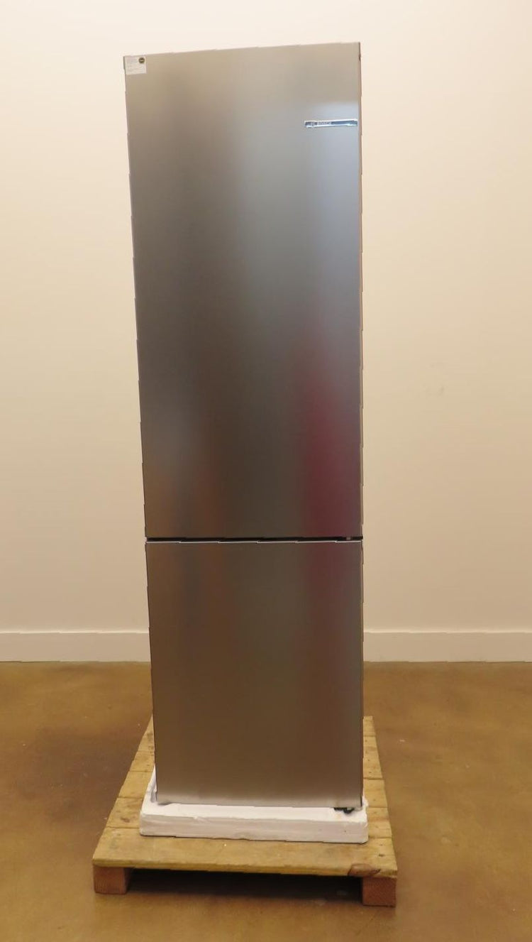 Bosch 800 Series B24CB80ESS 24" Freestanding Bottom Freezer Refrigerator IMAGES