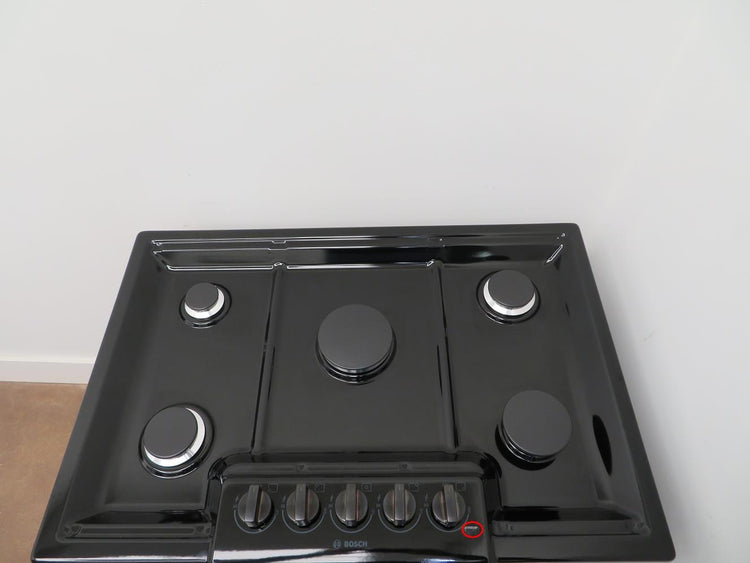 Bosch 800 Series 30" 5 Burners Red LED Black Gas Cooktop NGM8046UC Full Warranty