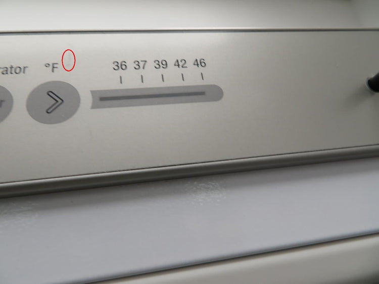Bosch 800 Series 24" Bright Lights Bottom Freezer RH Refrigerator B11CB81SSS Pic