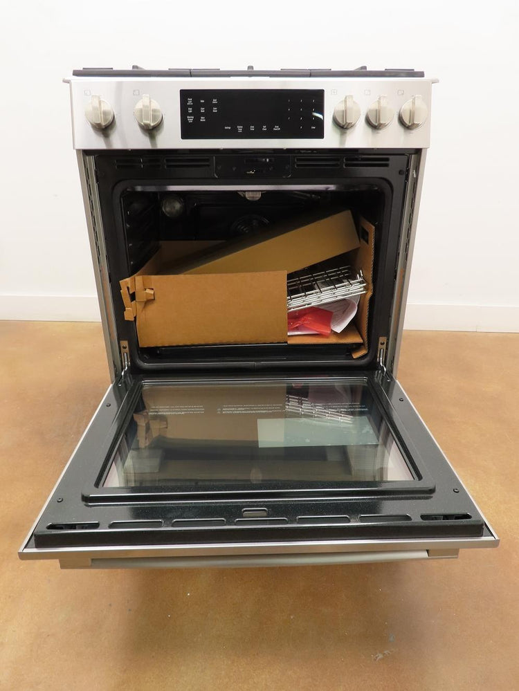 Bosch 30" Slide-In Gas Range Convection Technology HGI8056UC Very Good Condition