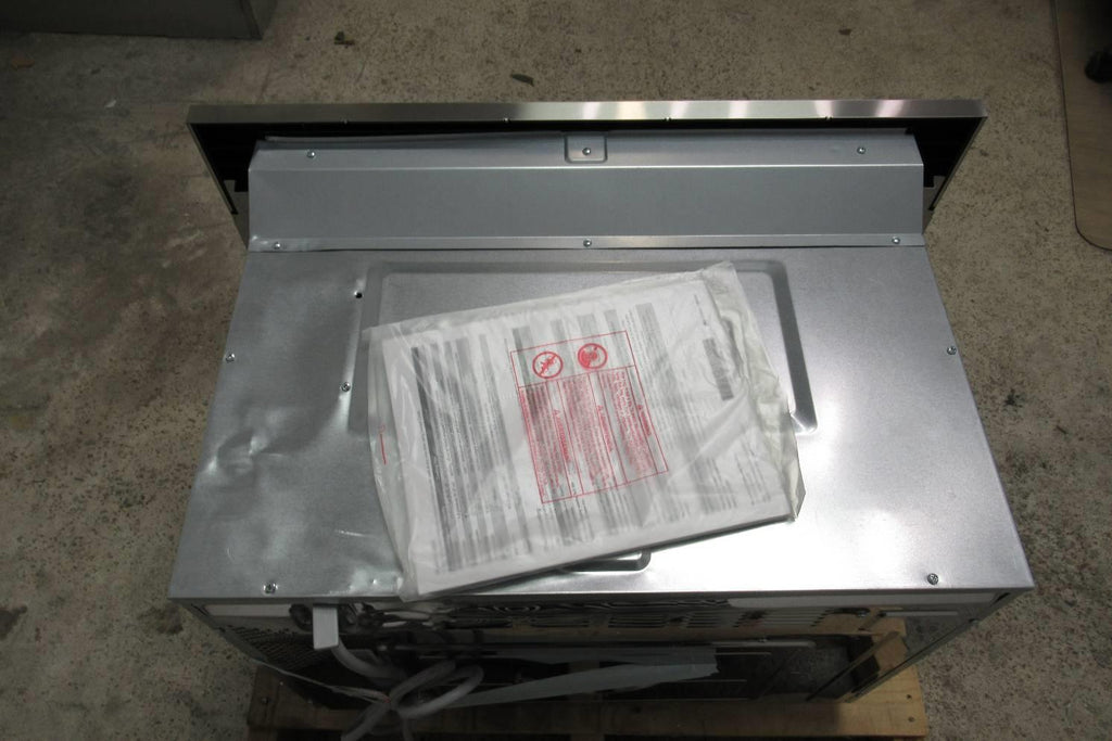 Thermador Masterpiece Series 30" SS 950w 1.6 Cu.Ft. Built In Microwave MB30WS