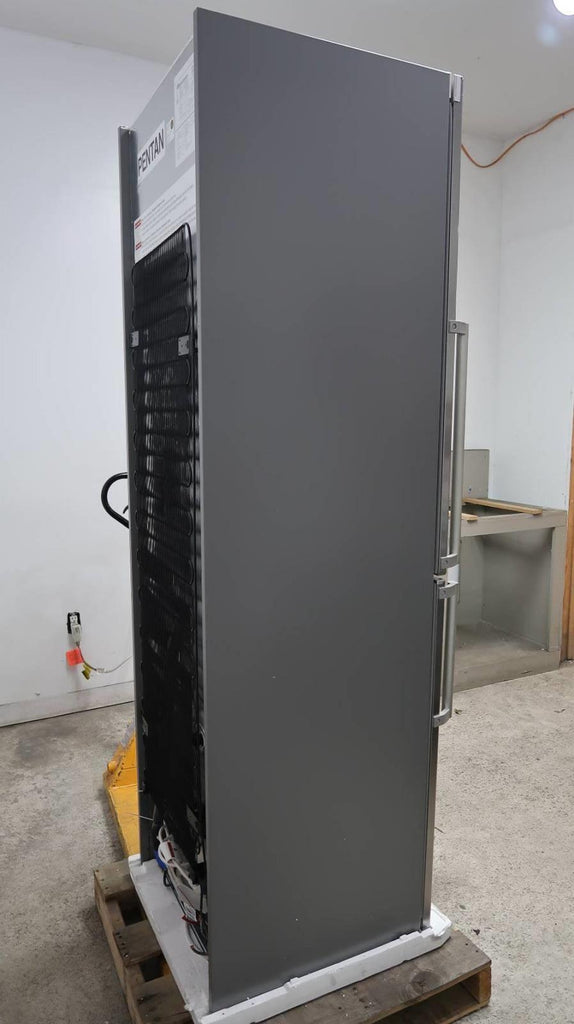 Bosch 800 Series 24" 11 Cu.Ft + Ice Maker Bottom Freezer Refrigerator B11CB81SSS