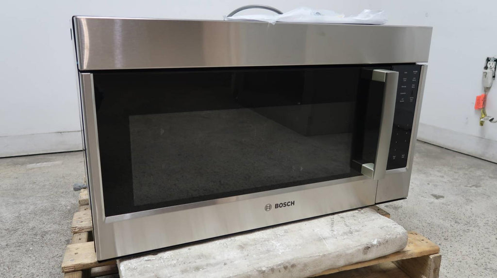 Bosch Benchmark 30" SS 385 CFM Convection Over-the-Range Microwave HMVP053U