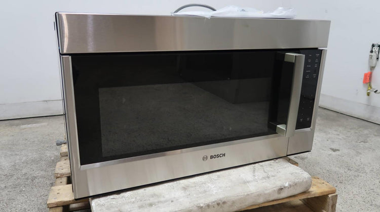 Bosch Benchmark 30" SS 385 CFM Convection Over-the-Range Microwave HMVP053U