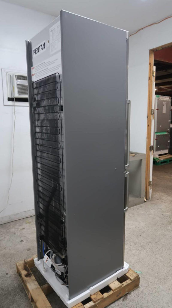 Bosch 800 Serie 24" Ice Maker Bottom Freezer 11 Cu.Ft SS Refrigerator B11CB81SSS