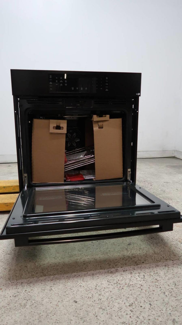 NIB Bosch 800 Series 30" BLK 4.6 Cu.Ft Smart Single Electric Wall Oven HBL8463UC