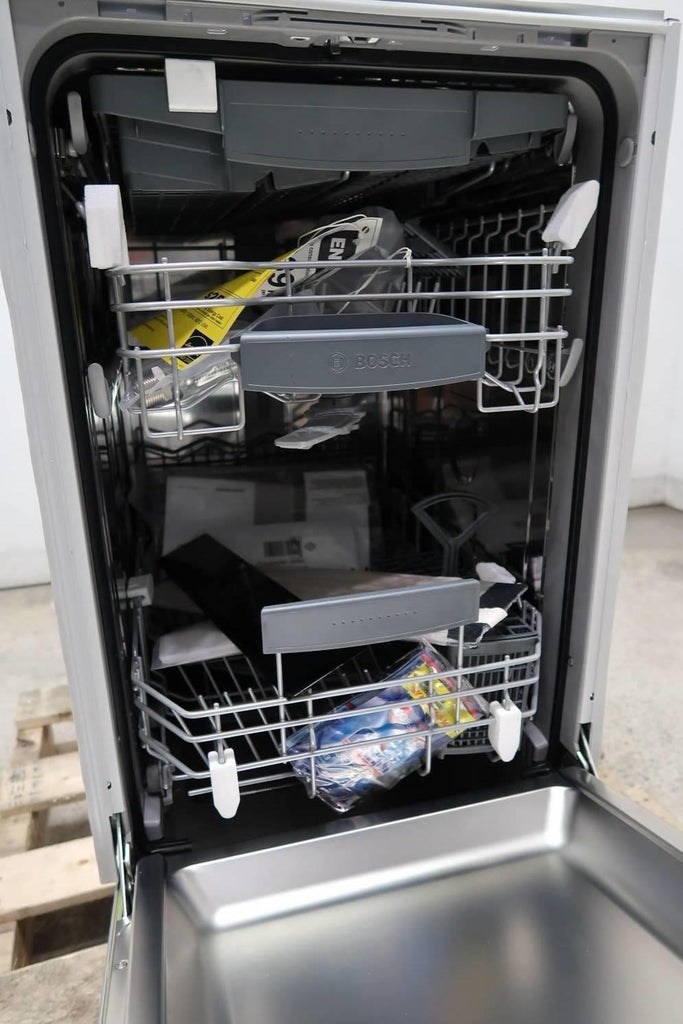 Bosch 800 Series 18" SS 44 dBA Full Console Smart ADA Dishwasher SPE68B55UC