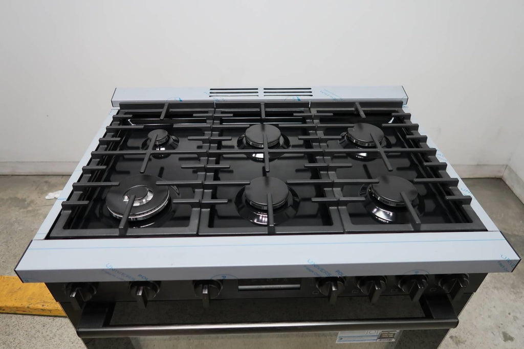 Bosch 800 Series 36" Black Stainless 6 Sealed Burner Duel Fuel Range HDS8645U