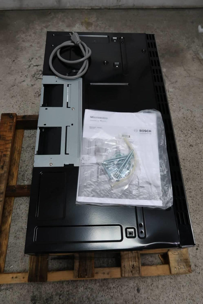 Bosch Benchmark 30" SS 385 CFM Convection Over-the-Range Microwave HMVP053U