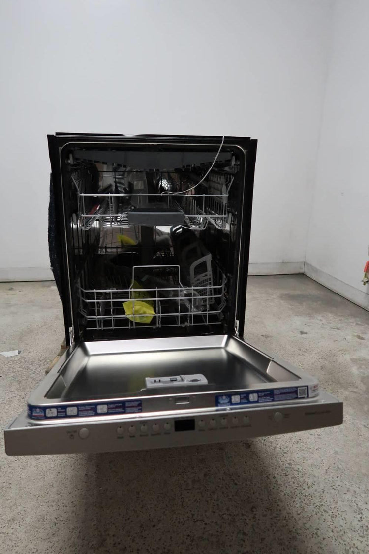 Bosch 300 DLX Series 24" 3rd Rack Fully Integrated 44dB Dishwasher SHS863WD5N