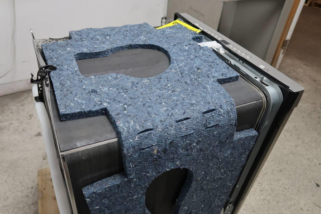 Bosch 300 DLX Series 24" 3rd Rack Fully Integrated 44dB Dishwasher SHS863WD5N