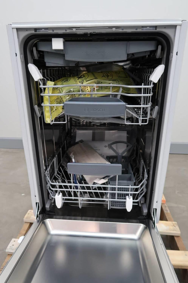 Bosch 800 Series 18" SS 44 dBA ADA Integrated Smart Dishwasher SPX68B55UC