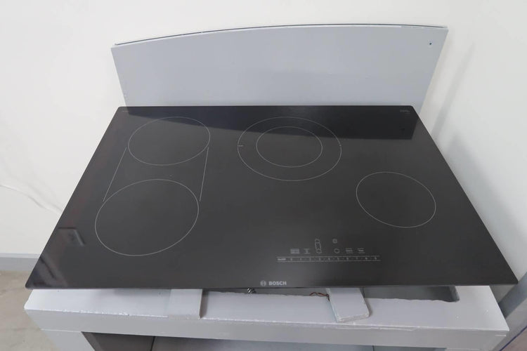 Bosch 800 Series 30" Bridge Element Smoothtop Burners Electric Cooktop NET8068UC