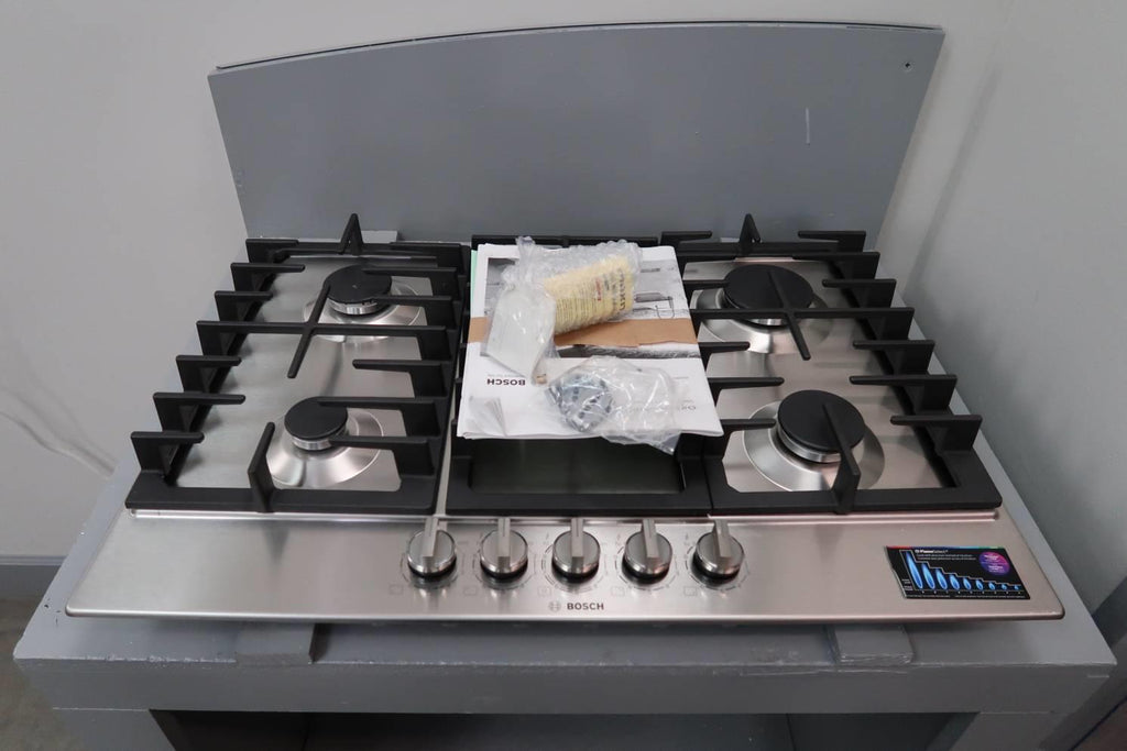 Bosch 800 Series 30" Dual Flame + OptiSim 5-Burner Gas SS Cooktop NGM8057UC