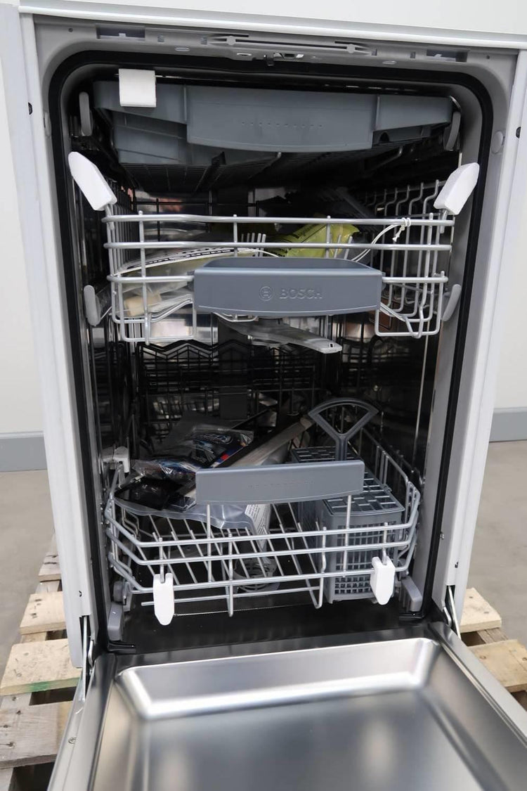 Bosch 800 Series 18" 44 dBA ADA Integrated Smart SS Dishwasher SPX68B55UC