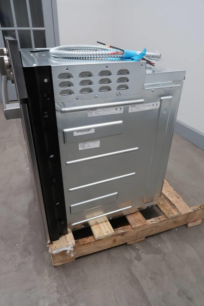 Bosch 500 30" 4.6 cu.ft SS European Convection Electric Wall Oven HBL5451UC