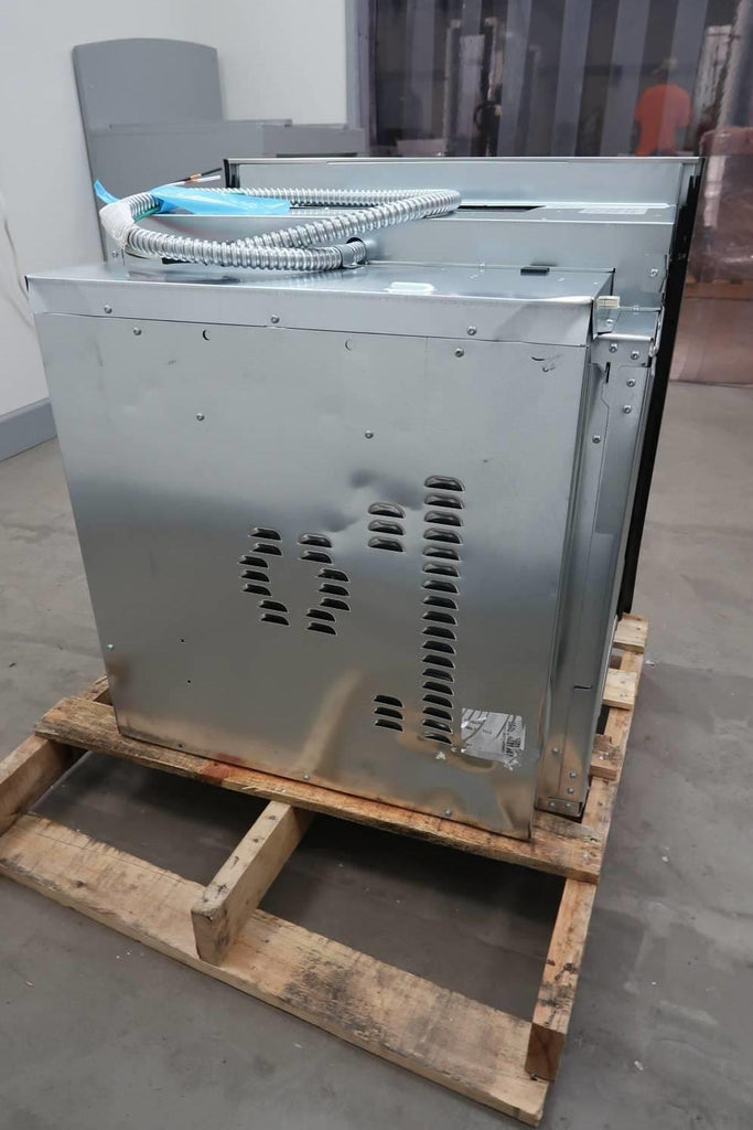 Bosch 500 30" 4.6 cu.ft SS European Convection Electric Wall Oven HBL5451UC