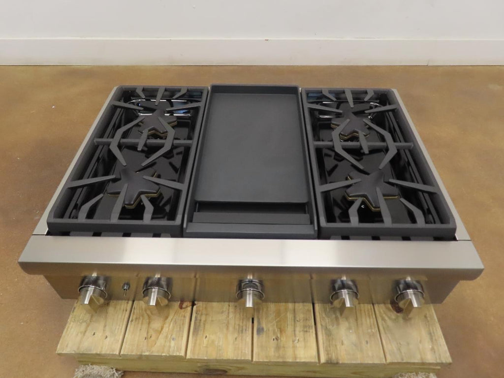 Thermador Professional Series PCG364WD 36" Rangetop 4 Pedestal Star® Burner Pics