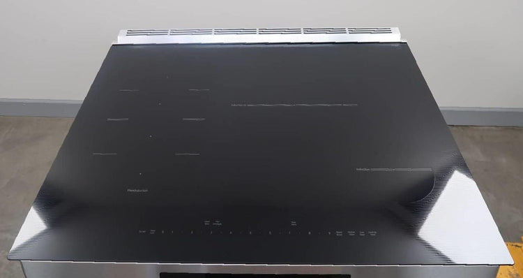 NIB Bosch Benchmark Series 30" FlexInduction Slide-In Induction Range HIIP056U
