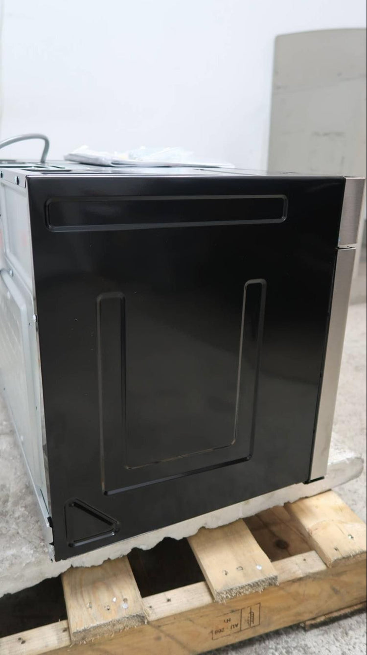 Bosch Benchmark 30" SS 385 CFM Convection Over-the-Range Microwave HMVP053U