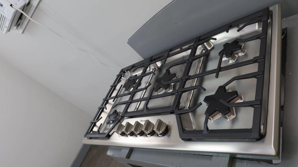 Thermador Masterpiece Series 36" Stainless 5 Sealed Burner Cooktop SGSX365TS