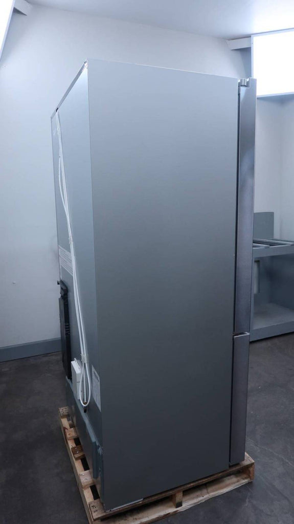 Bosch 36" 20.8 Cu.Ft French Door Smart SS 500 Series Refrigerator B36CD50SNS