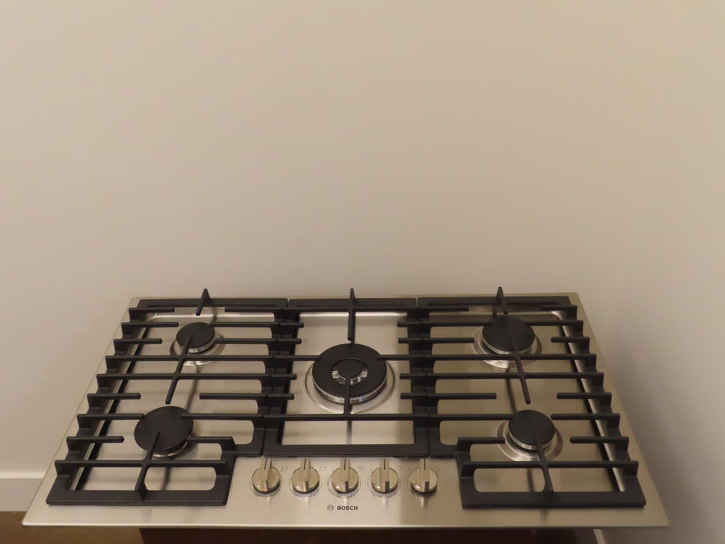 Bosch 500 Series 36-in 5 Burners Stainless Steel Gas Cooktop