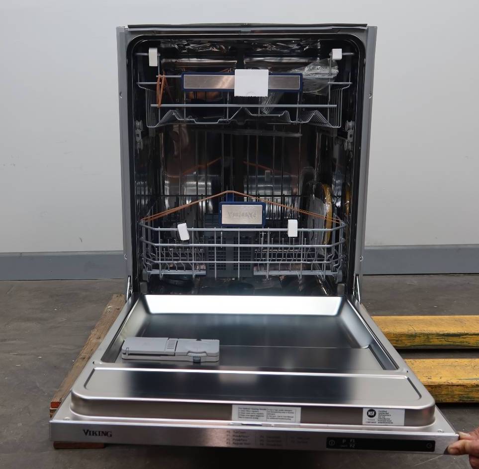 Viking 24" 12 Place Settings 50 dB PR Fully Integrated Dishwasher FDW103WS