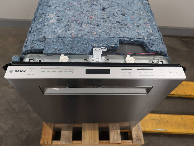 Bosch Benchmark Series 24" Stainless Integrated 38dBa Smart Dishwasher SHP9PCM5N