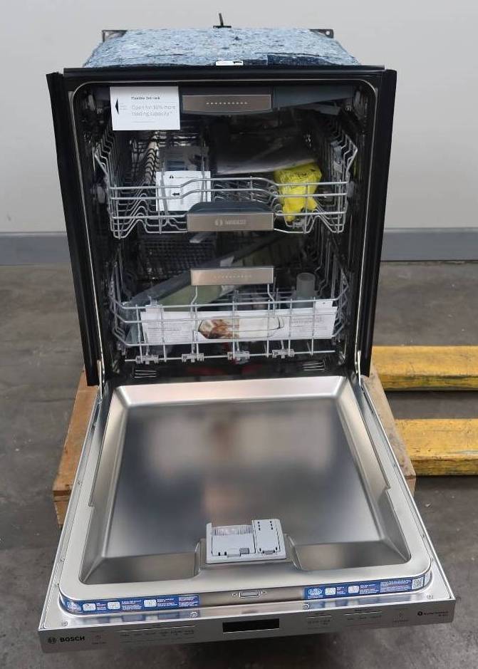 Bosch Benchmark Series 24" Stainless Integrated 38dBa Smart Dishwasher SHP9PCM5N