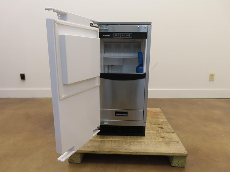 Scotsman Brilliance Series SCCP50MB1SU 15" Undercounter Gourmet Ice Machine Pic