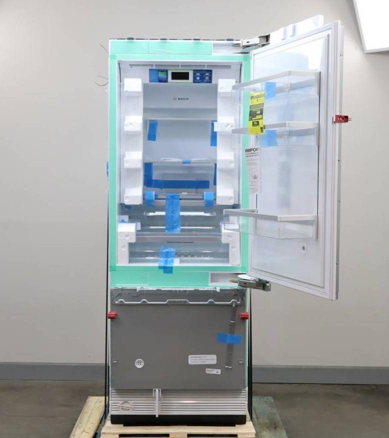 Bosch Benchmark Series 30" Built-In Bottom Mount Smart Refrigerator B30IB905SP
