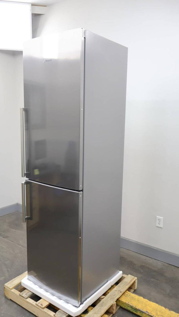 Bosch 500 Series 24" SS Counter Depth Bottom-Freezer Refrigerator B11CB50SSS