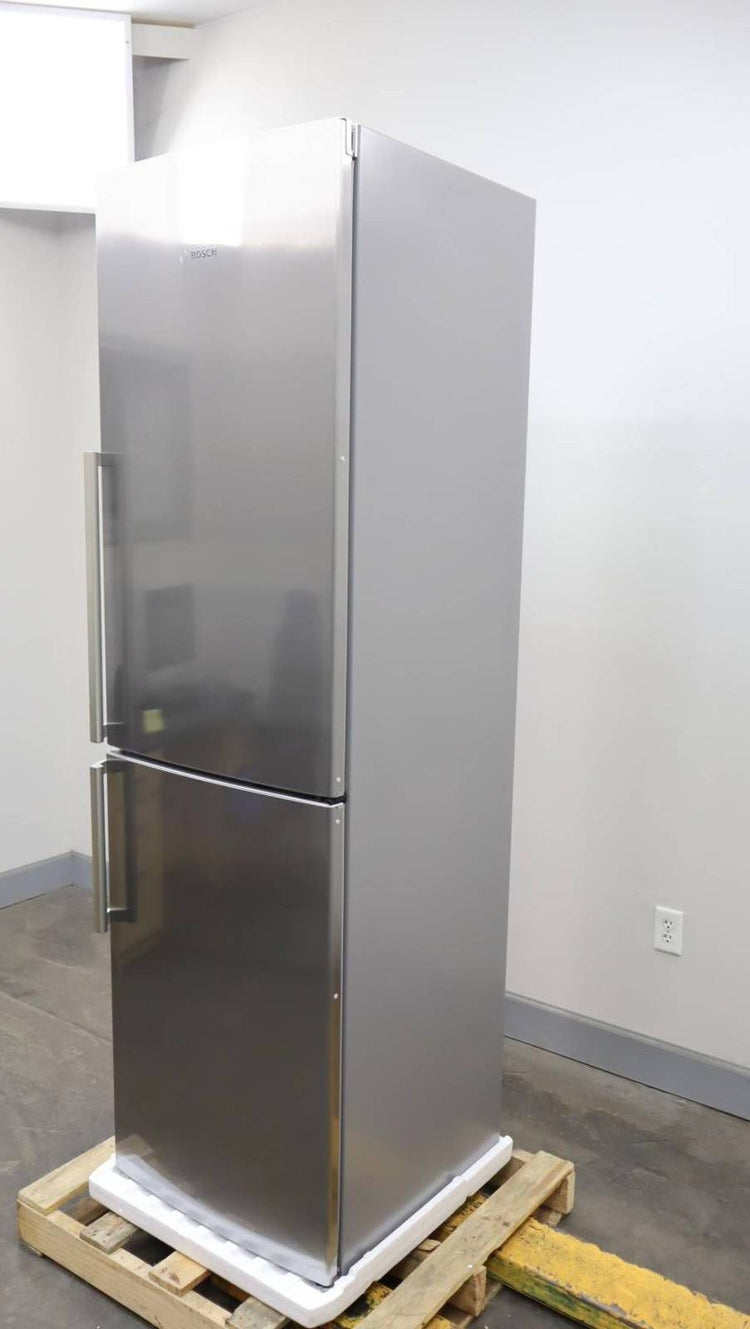 Bosch 500 Series 24" SS Counter Depth Bottom-Freezer Refrigerator B11CB50SSS