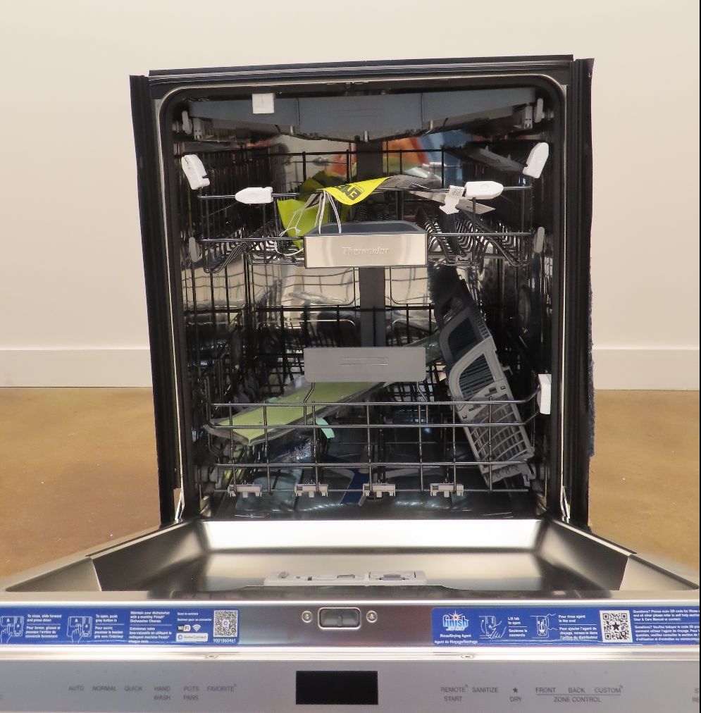 Thermador Sapphire Series DWHD660EPR 24" Fully Integrated Smart Dishwasher