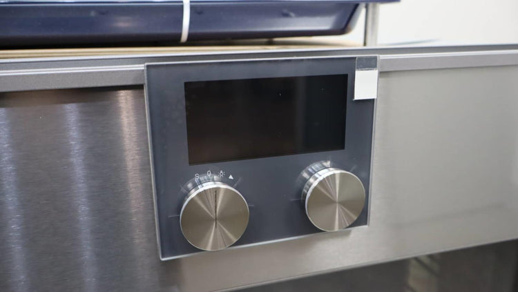 Gaggenau 30" 400 Series 4.5 Cu.Ft TFT Glass Front SS Single Oven BO481613