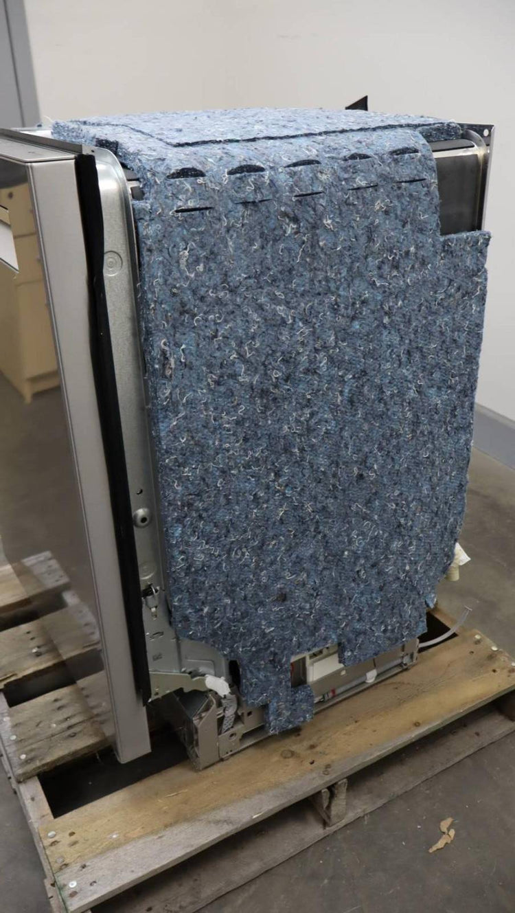 Bosch 24" 500 Series SS Fully Integrated Built-In 44 dBA Dishwasher SHP65CM5N
