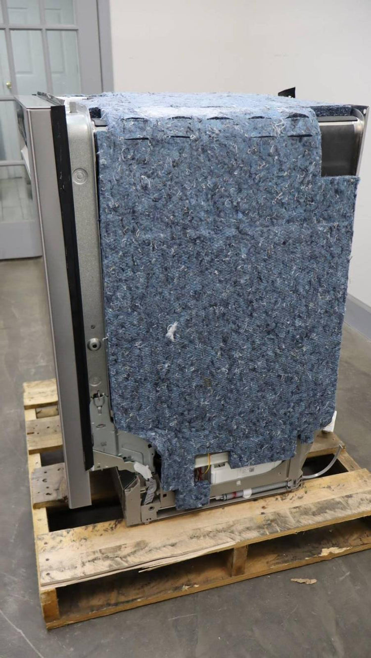 Bosch 24" SS Fully Integrated Built-In 44 dBA 500 Series Dishwasher SHP65CM5N