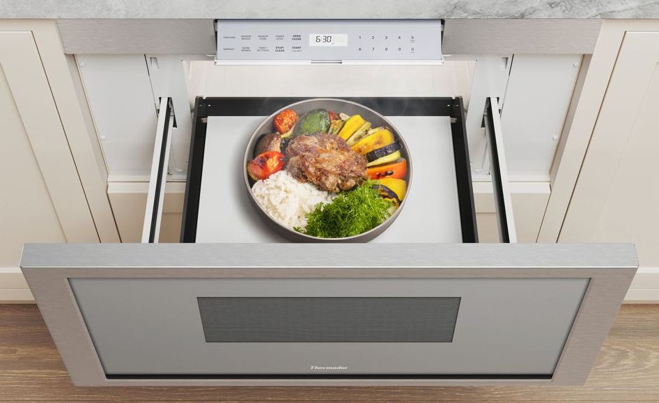 Thermador Masterpiece Professional Series MD30BS 30" BuiltIn Smart Microwave Pic