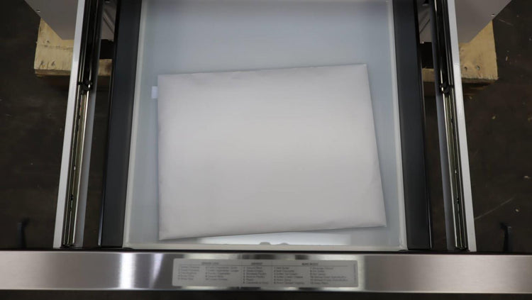 Bosch 30" 800 Series Tilt Display 1.2 Cu.Ft. Smart Microwave Drawer HMD8054UC