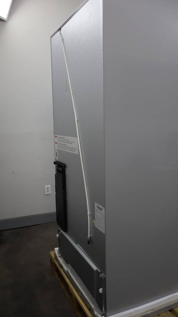 Bosch 36" 21 cu.Ft Home Connect French Door 800 Series Refrigerator B36CL80ENS