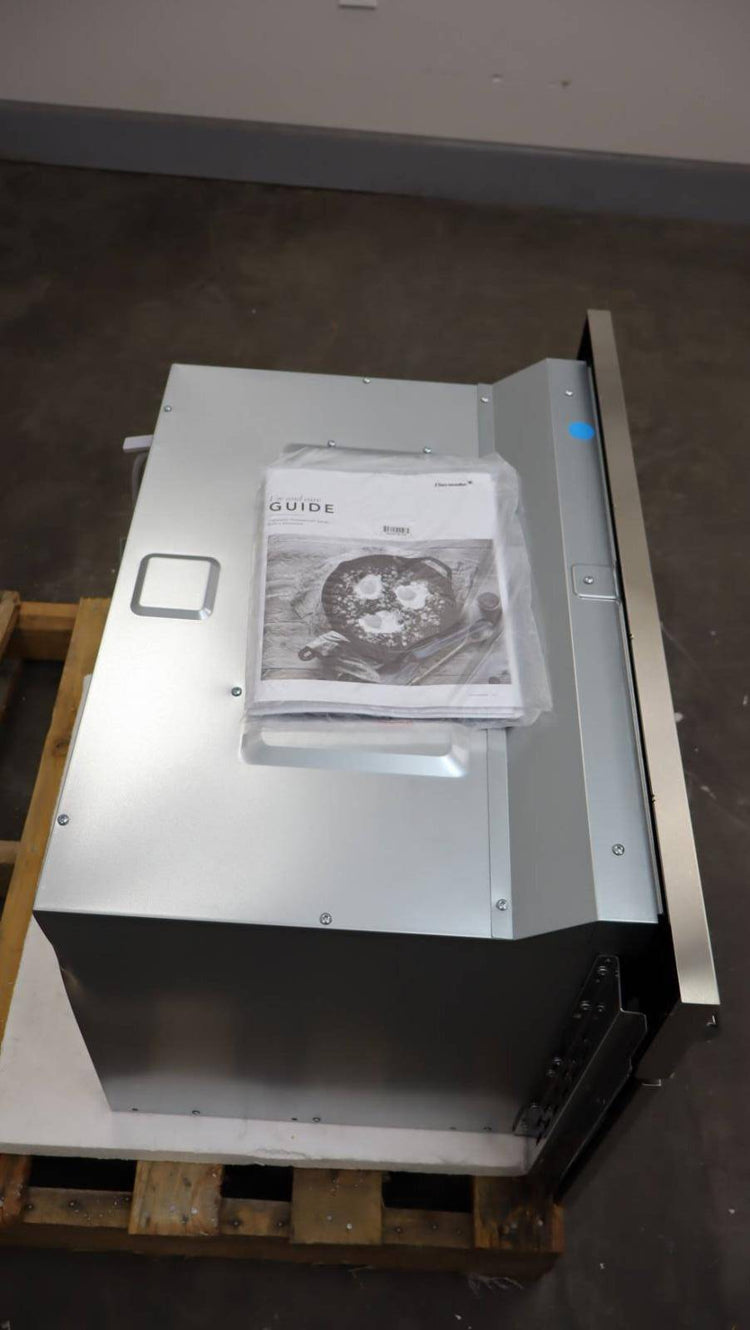 Thermador 30" SS 950w 1.6 Cu. Ft. Built In Professional Series Microwave MB30WP