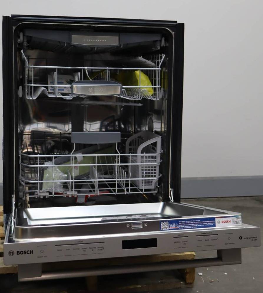 Bosch 24" SS Fully Integrated Built-In 800 Series Smart Dishwasher SHX78CM5N